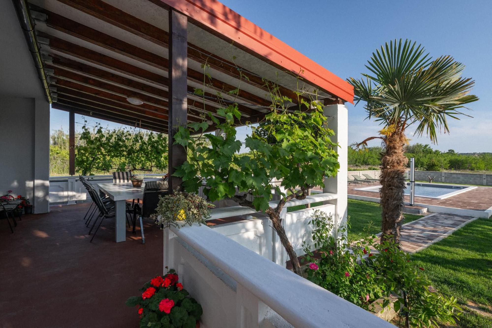 Villa House Rose With Garden And Pool Ljubač Exterior foto
